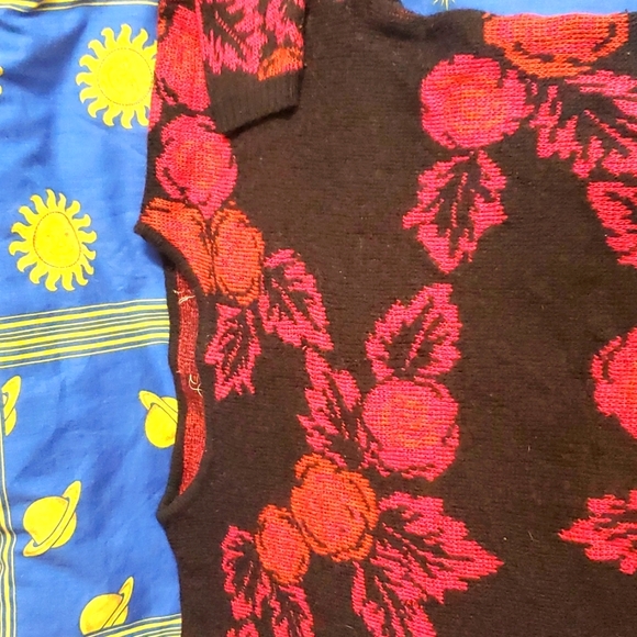 *RARE* Vintage Pink and Orange floral sweater Size M - Picture 1 of 6